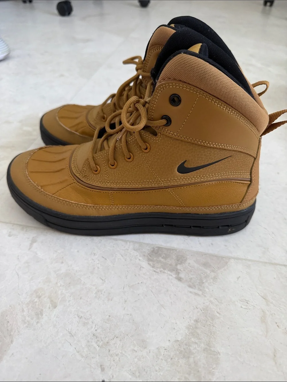 Nike Youth Wheat/Black High-Top Winter Boots